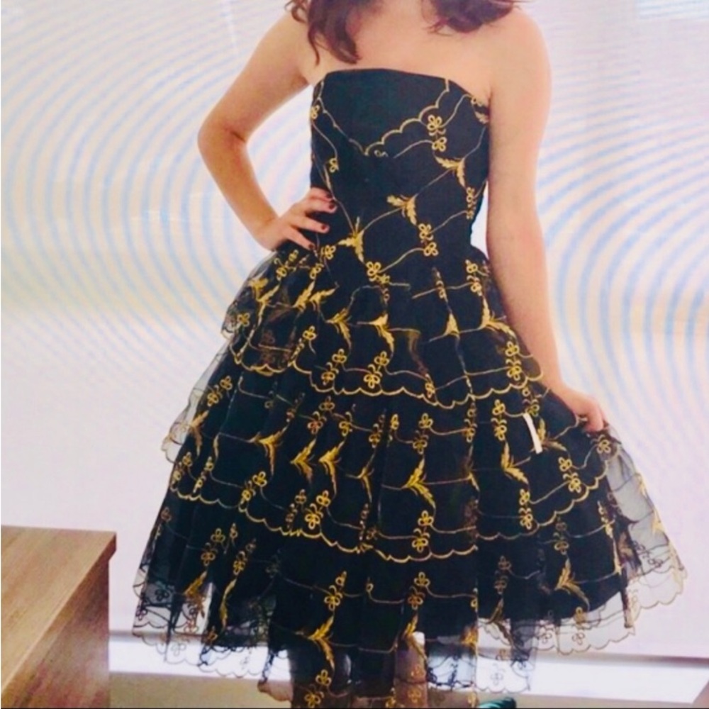 Betsy Johnson black Gold Embroidery Strapless dress SZ 6